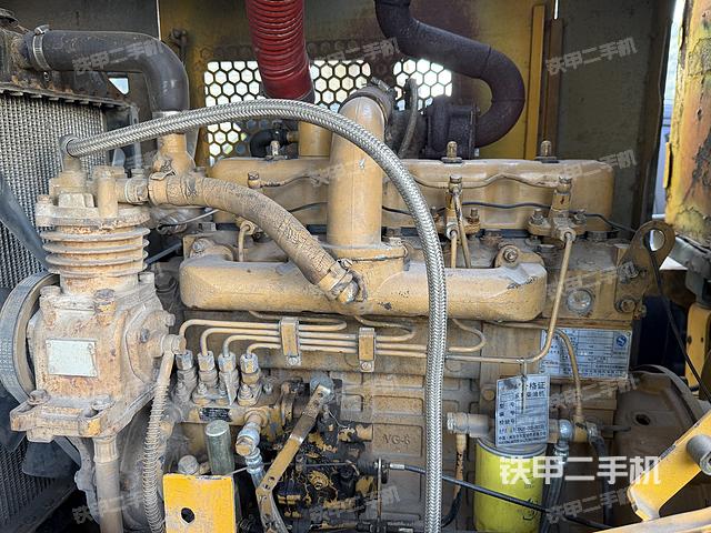 发动机左侧（整机外观及大件）