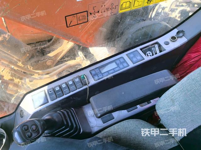 右侧玻璃角标（驾驶室部分）