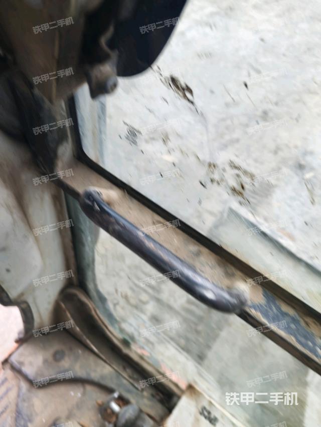 座椅后部（驾驶室部分）