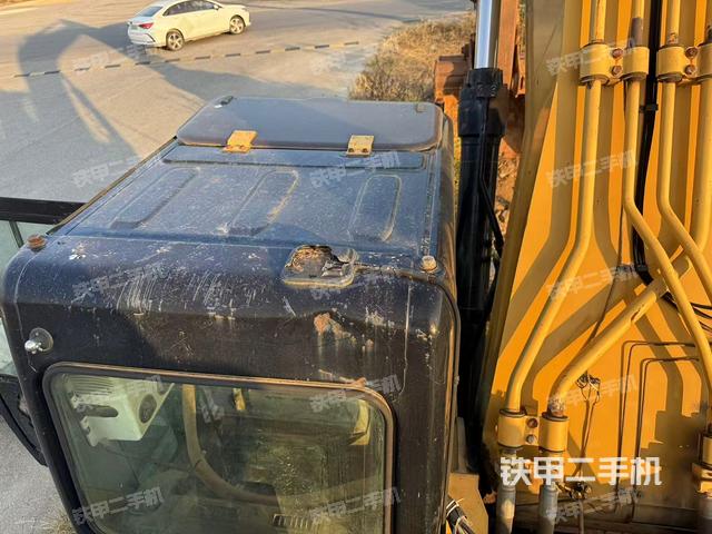 驾驶室顶部（整机外观）