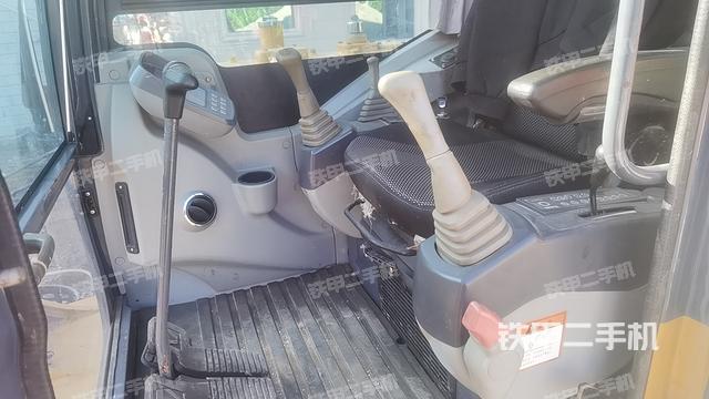 駕駛室整體（整機(jī)外觀）