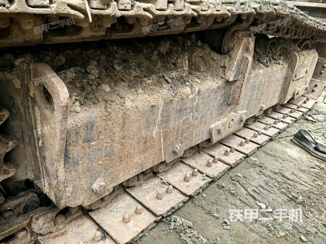 右側(cè)履帶整體?（行走機(jī)構(gòu)）