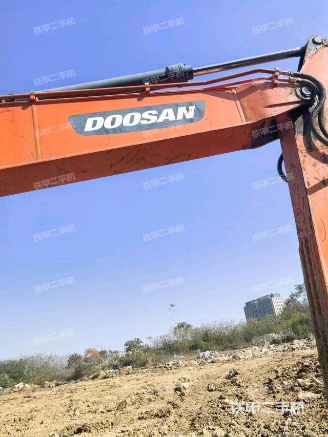 大臂根部 斜视（工作和回转装置）