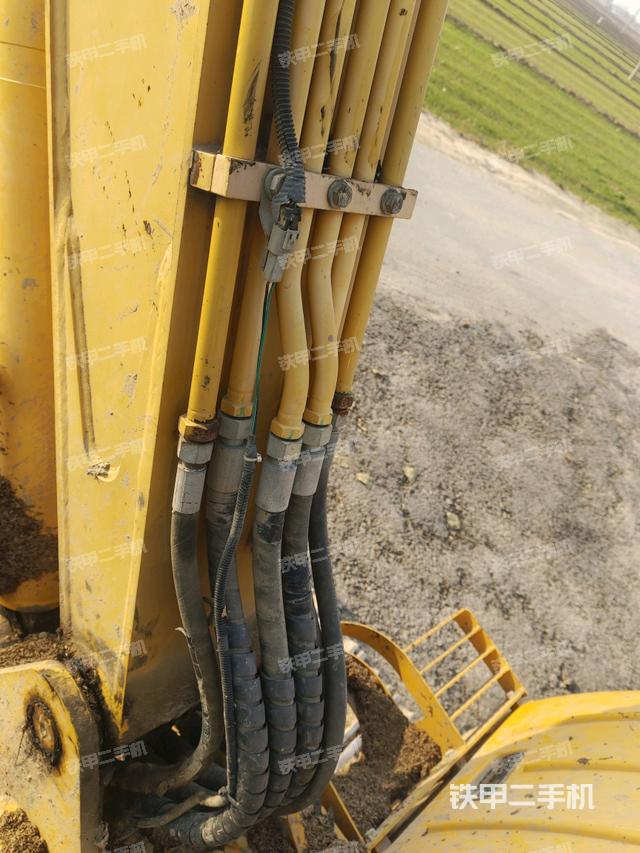 大臂背部俯视（工作和回转装置）