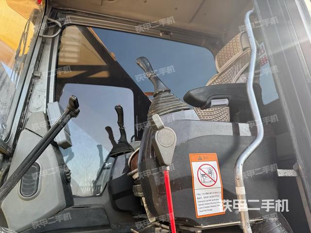 驾驶室整体（整机外观）