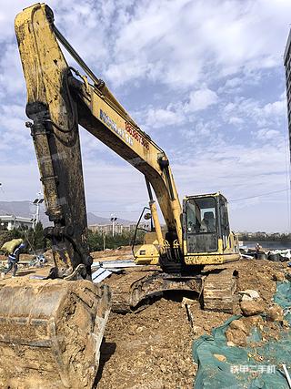 小松PC220-8挖掘机