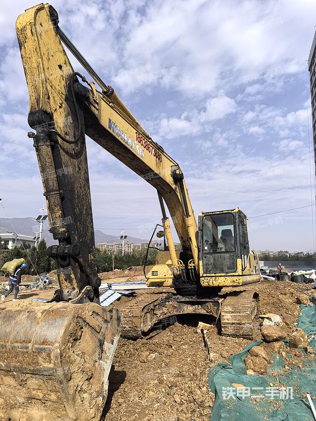 小松PC220-8挖掘機(jī)