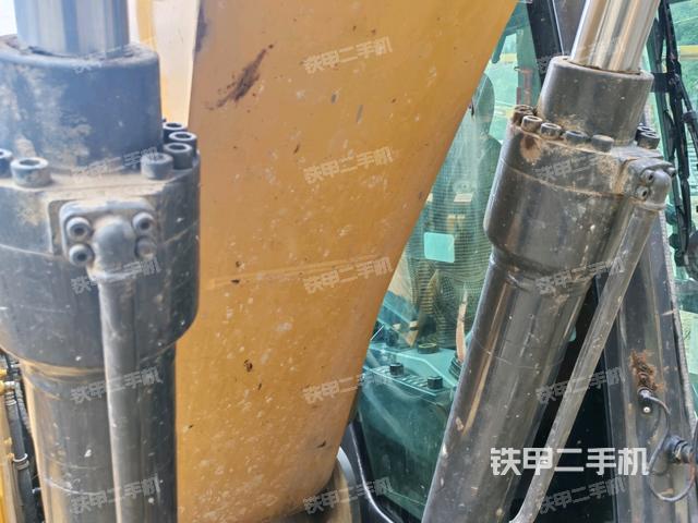 铲斗右后整体（工作和回转装置）