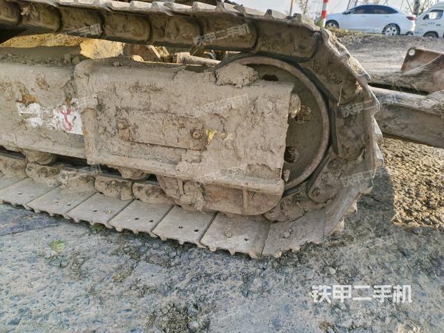 右側(cè)履帶整體?（行走機(jī)構(gòu)）