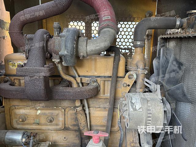 发动机右侧（整机外观及大件）