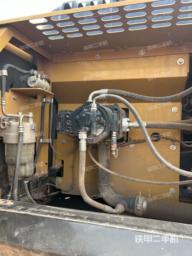 液压泵斜45 左（大件舱室）