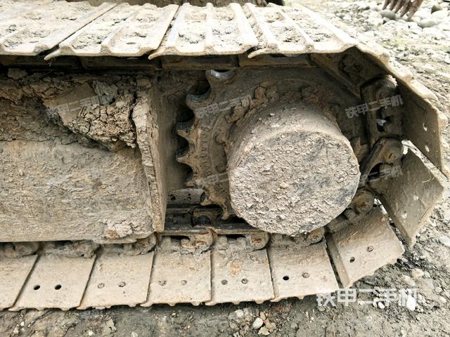 右驅(qū)動(dòng)輪（行走機(jī)構(gòu)）