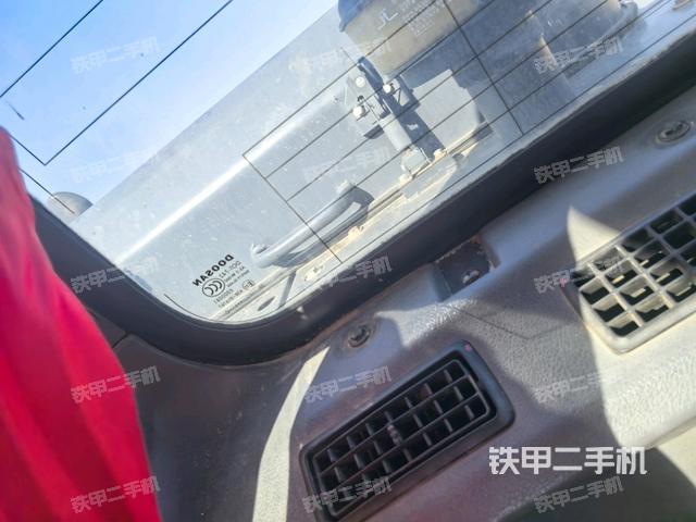 左后方玻璃角标（驾驶室部分）