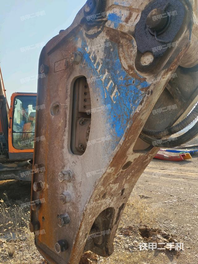 小臂整体左后（工作和回转装置）