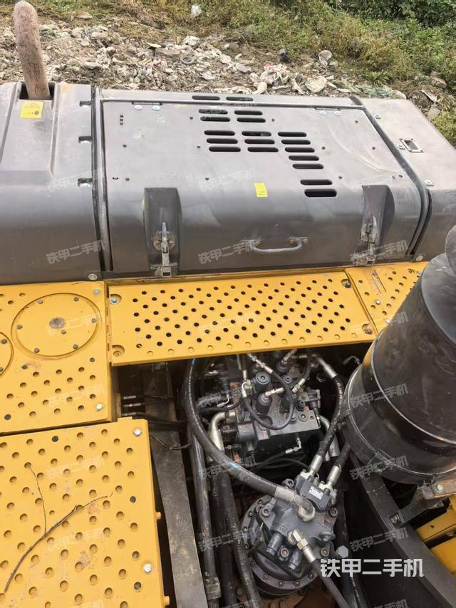 驾驶室顶部（整机外观）