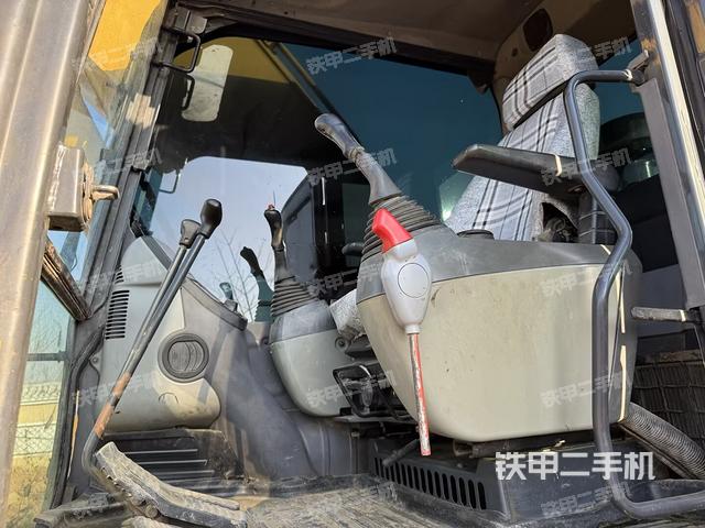 驾驶室整体（整机外观）