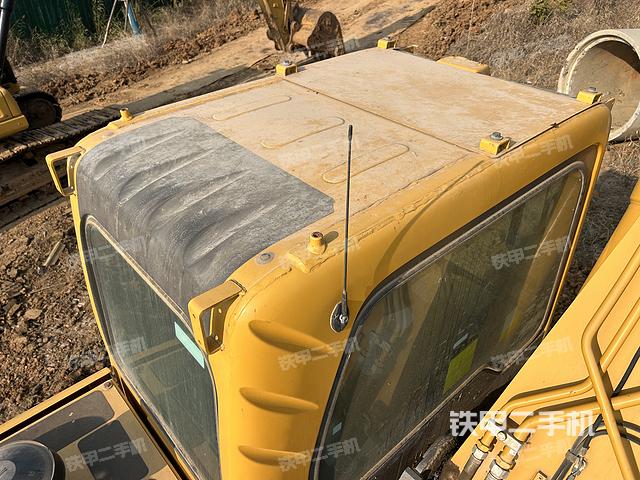 驾驶室顶部（整机外观）