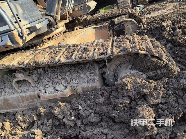 右驱动轮（行走机构）