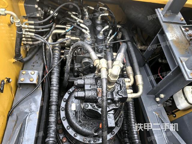 駕駛室頂部俯視（上車部件）