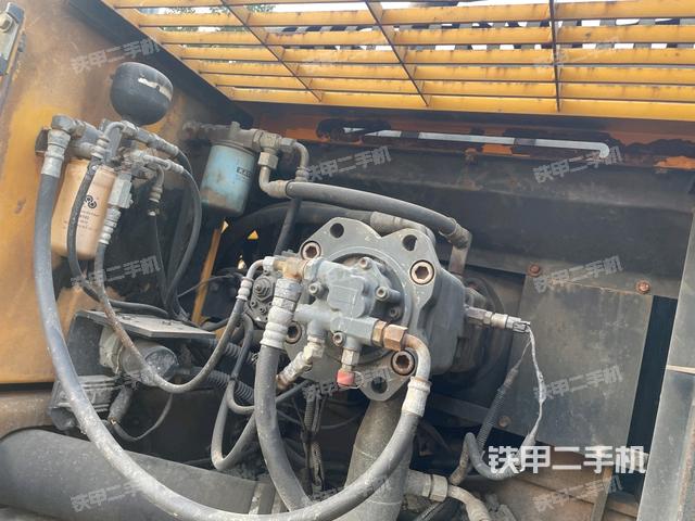 液压泵斜45 左（大件舱室）