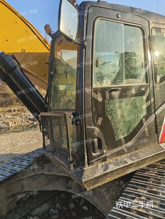 駕駛室左前45度（駕駛室部分）