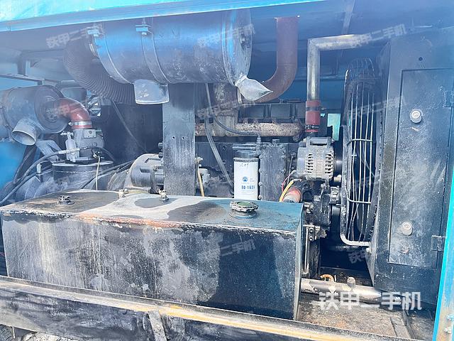 驾驶室操作台（设备外观及核心部件）