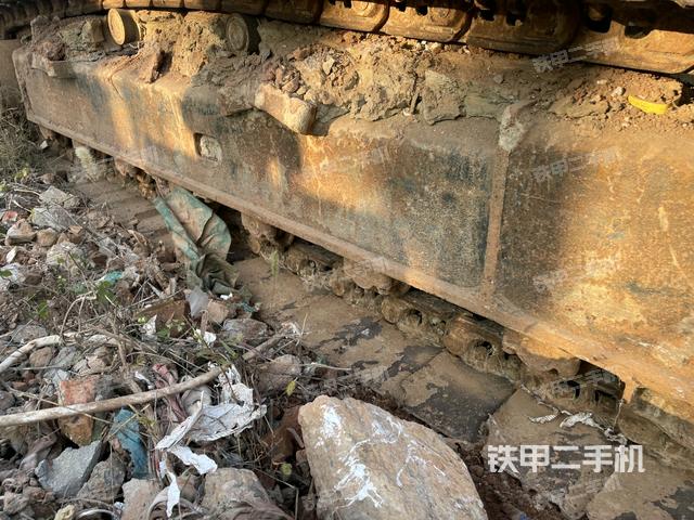 右驱动轮（行走机构）