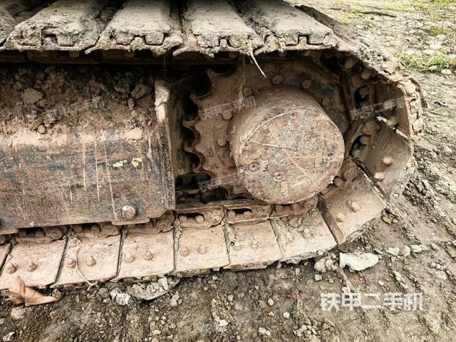 左驅(qū)動輪（行走機(jī)構(gòu)）