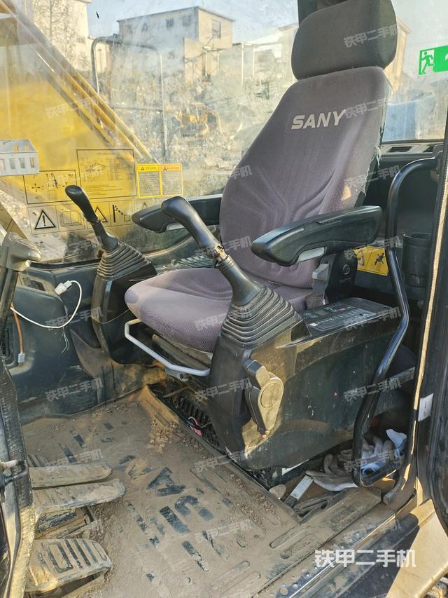 駕駛室正側(cè)（駕駛室部分）