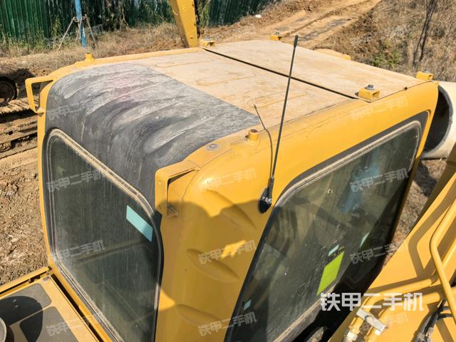 驾驶室顶部（整机外观）