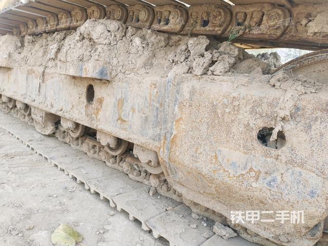 左驅(qū)動輪（行走機(jī)構(gòu)）