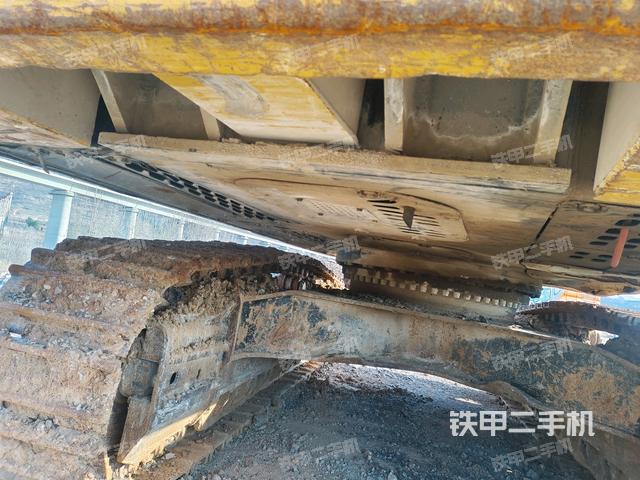 右驱动轮（行走机构）