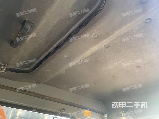 后窗玻璃角标（驾驶室部分）