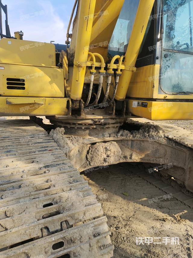 轉(zhuǎn)盤和下車架正前（工作和回轉(zhuǎn)裝置）