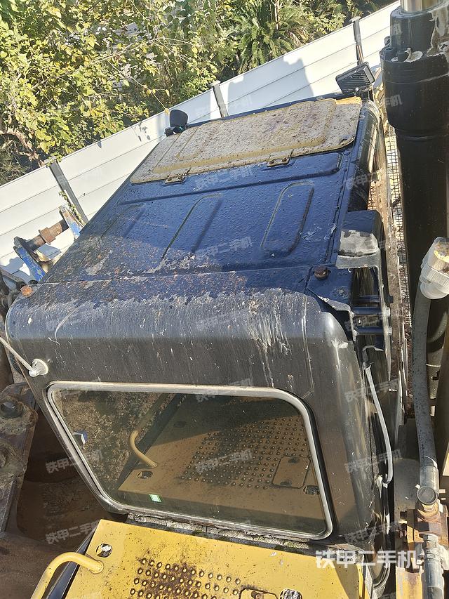 駕駛室頂部（整機(jī)外觀）