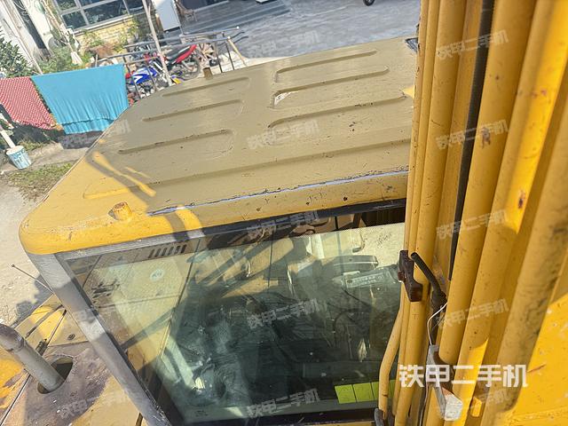 駕駛室頂部（整機(jī)外觀）