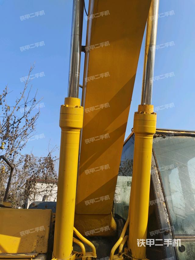 大臂油缸整體?豎拍（工作和回轉(zhuǎn)裝置）