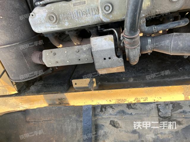 右驱动轮（行走机构）