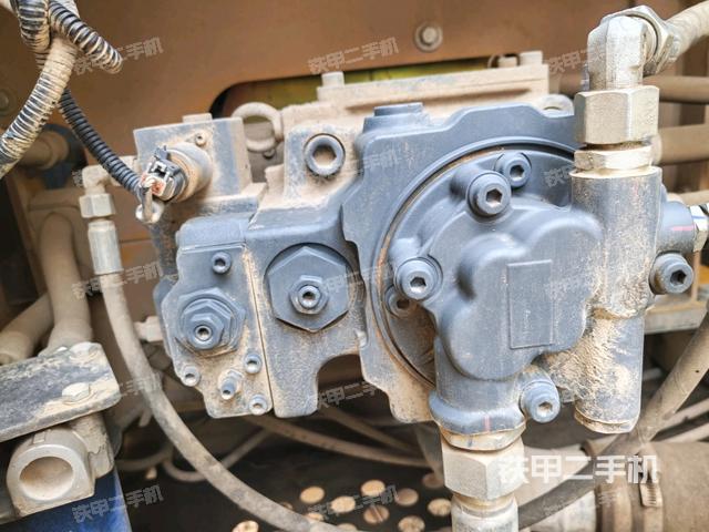 液压泵斜45 左（大件舱室）