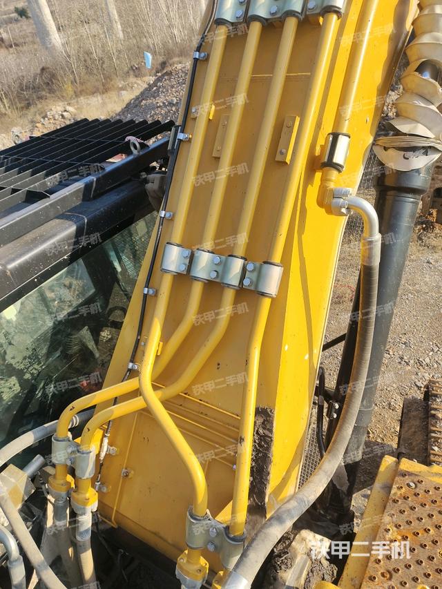 大臂背部俯视（工作和回转装置）