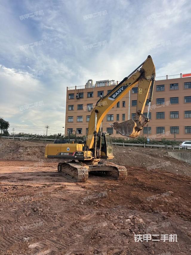 三一重工SY245H挖掘机