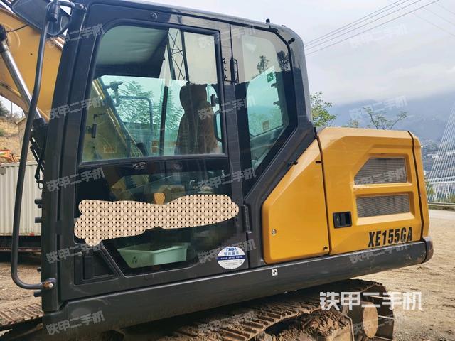 后窗玻璃角标（驾驶室部分）