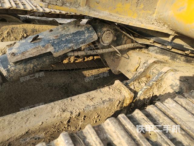 轉(zhuǎn)盤(pán)和下車(chē)架正前（工作和回轉(zhuǎn)裝置）