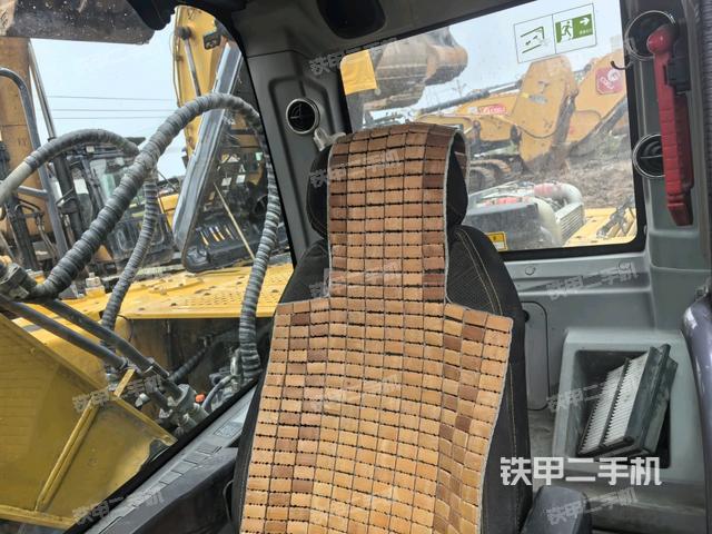 座椅右側(cè)控制臺/鑰匙門/油門/含右手柄（駕駛室部分）