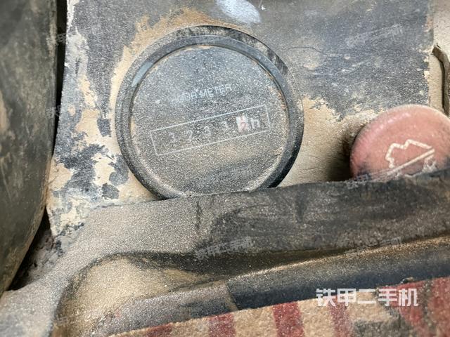 座椅左侧控制台/音响/含左手柄（驾驶室部分）