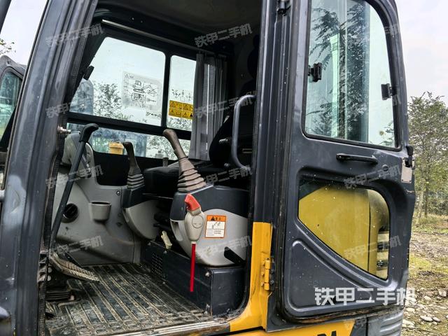 座椅左側(cè)控制臺/音響/含左手柄（駕駛室部分）