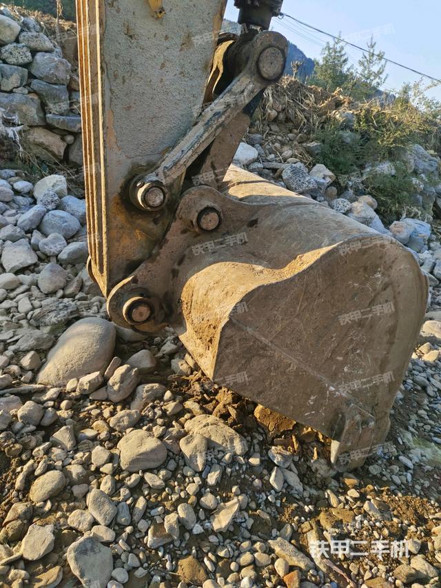 鏟斗右后整體（工作和回轉(zhuǎn)裝置）