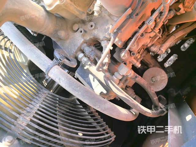 中央回转接头特写（上车部件）