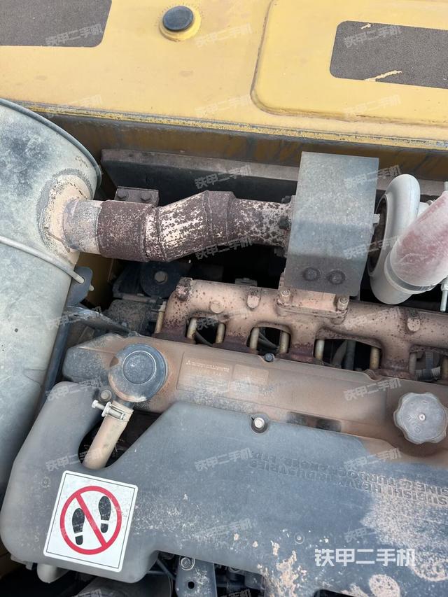 气门室盖螺丝特写（上车部件）