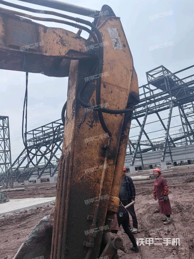 小臂整体左后（工作和回转装置）